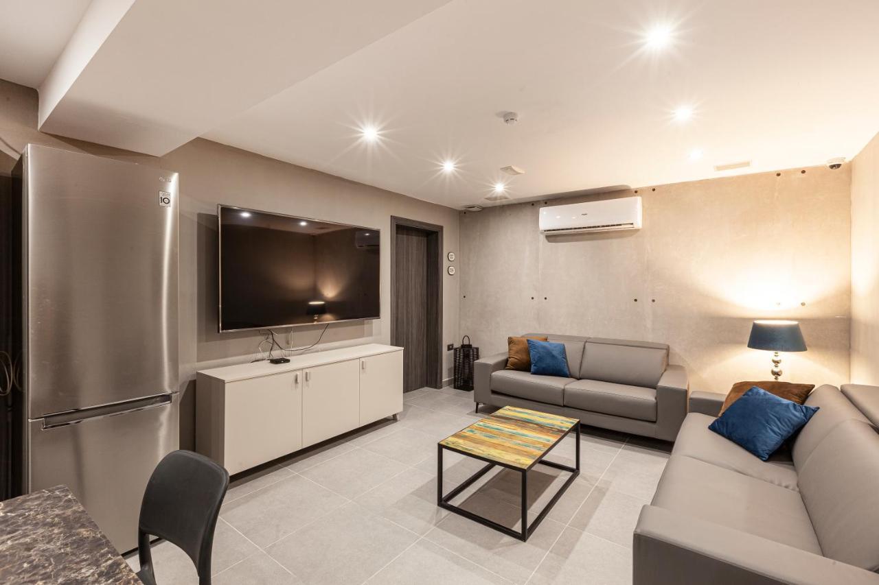 Charming,Comfortable And Centrally Located Group Accomodation Gzira ภายนอก รูปภาพ