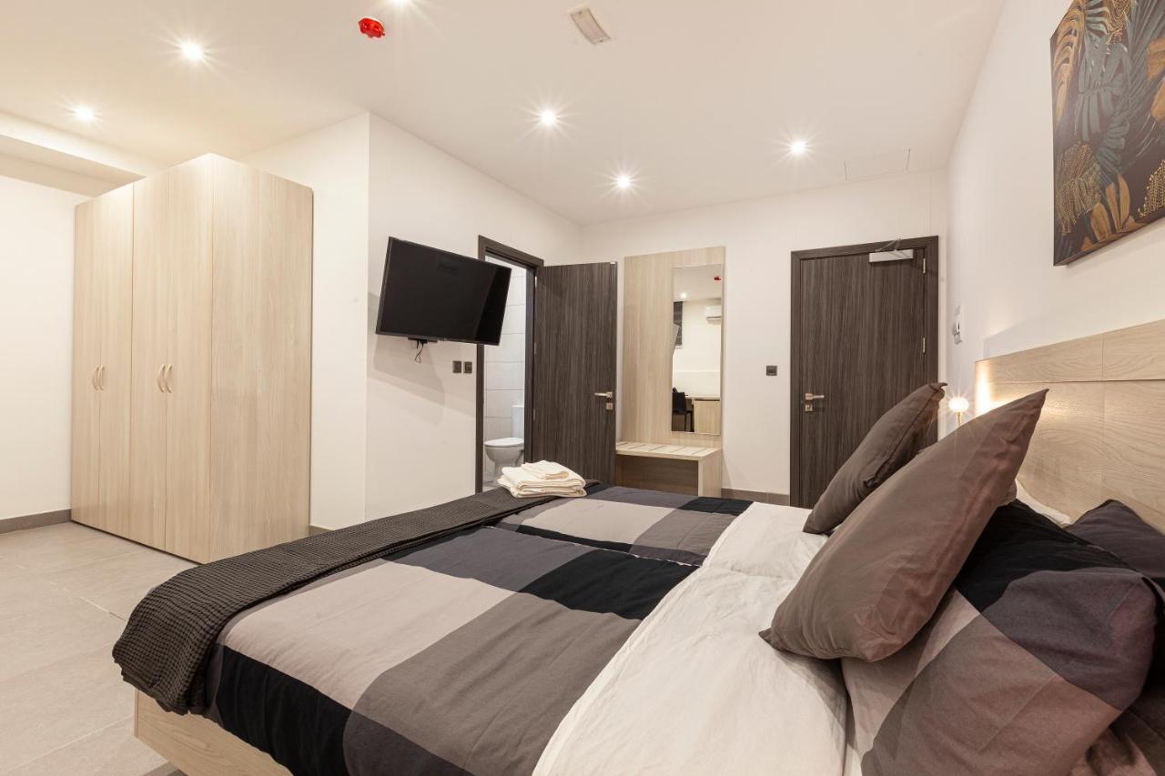 Charming,Comfortable And Centrally Located Group Accomodation Gzira ภายนอก รูปภาพ